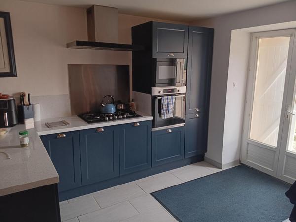 Vente ferme L Isle Jourdain (86150), 131.00m² avec 4 pièce(s) dont 2 chambre(s) sur 567892.00m² de terrain. La Bruyere Immobilier