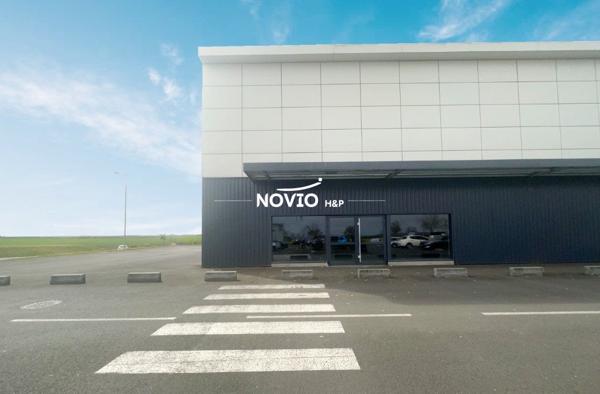 Locaux commerciaux de 766 m² avec surface de vente extérieure