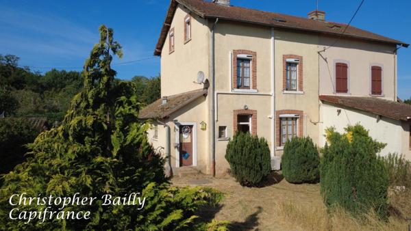 Maison dans un hameau calme, 4 chambres sur un terrain de 246 m².