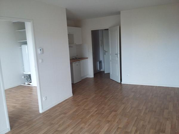 Location_T2_Angers_CARRE_GALLIENI_101, Angers 49000