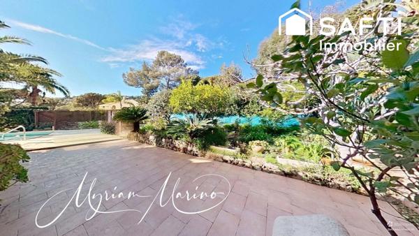 À VENDRE AUX ISSAMBRES – MAISON VUE MER PANORAMIQUE, PISCINE, 50 M DE LA PLAGE