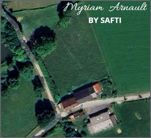 Maison d'habitation, grange, dépendances et atelier de 420 m², puits, cave