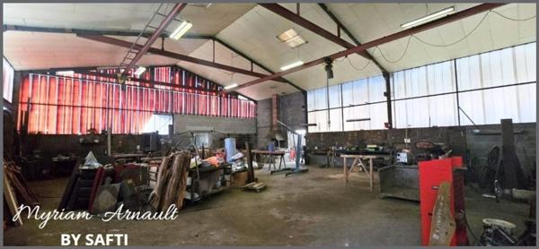 Maison d'habitation, grange, dépendances et atelier de 420 m², puits, cave