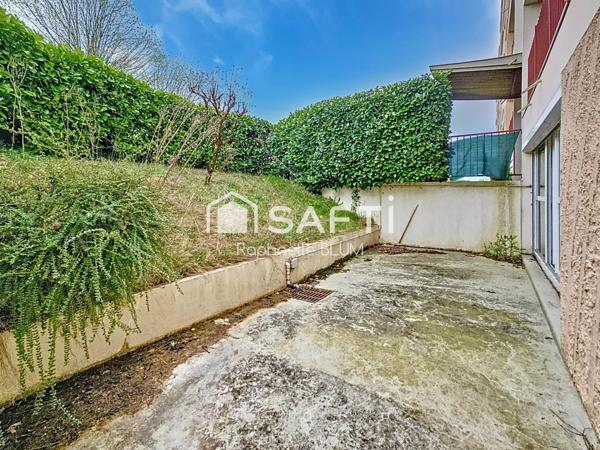 Appartement à rafraîchir ,toutes commodités à pied