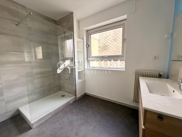 Appartement 5 pièce(s) 2 chambre(s) 92 m²