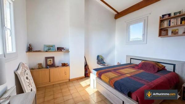 Vente                                                      Villa
                        
                     4 pièces                      126 m2                     à Cagnes-sur-Mer