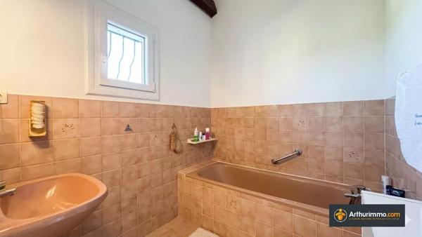 Vente                                                      Villa
                        
                     4 pièces                      126 m2                     à Cagnes-sur-Mer