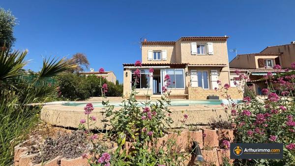 Vente                                                      Villa
                        
                     4 pièces                      126 m2                     à Cagnes-sur-Mer