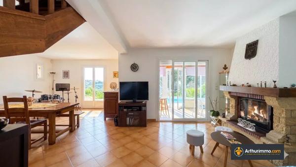 Vente                                                      Villa
                        
                     4 pièces                      126 m2                     à Cagnes-sur-Mer