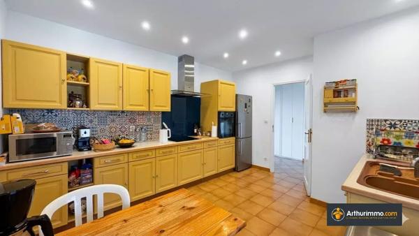Vente                                                      Villa
                        
                     4 pièces                      126 m2                     à Cagnes-sur-Mer