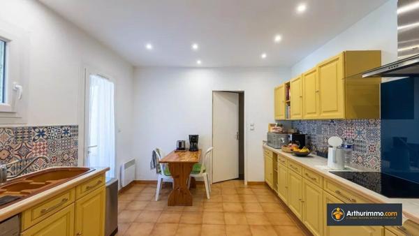 Vente                                                      Villa
                        
                     4 pièces                      126 m2                     à Cagnes-sur-Mer