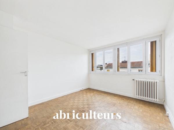 Excellent potentiel pour ce 3 pièces plein sud en vente à Montreuil (93100)