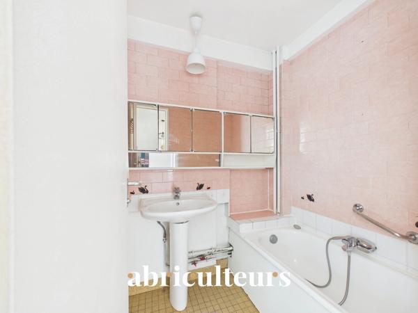 Excellent potentiel pour ce 3 pièces plein sud en vente à Montreuil (93100)