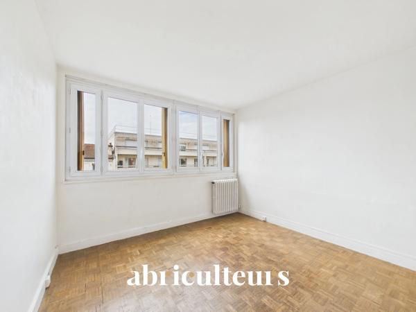 Excellent potentiel pour ce 3 pièces plein sud en vente à Montreuil (93100)