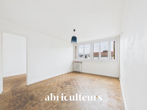 Excellent potentiel pour ce 3 pièces plein sud en vente à Montreuil (93100)