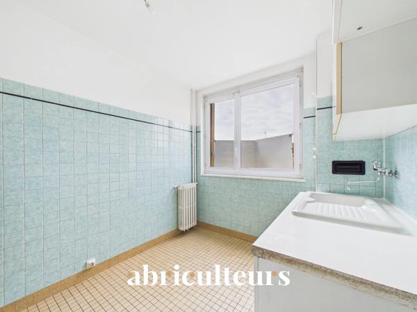 Excellent potentiel pour ce 3 pièces plein sud en vente à Montreuil (93100)