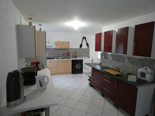 Immeuble , 400 m² ,6 appartements.
