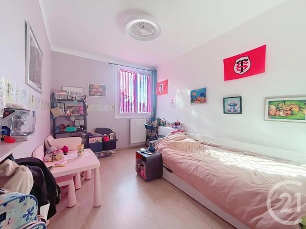 Appartement T4 à vendre  4 pièces - 84 m 2   ST RAPHAEL  - 83