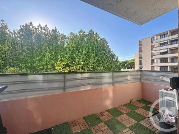 Appartement T4 à vendre  4 pièces - 84 m 2   ST RAPHAEL  - 83
