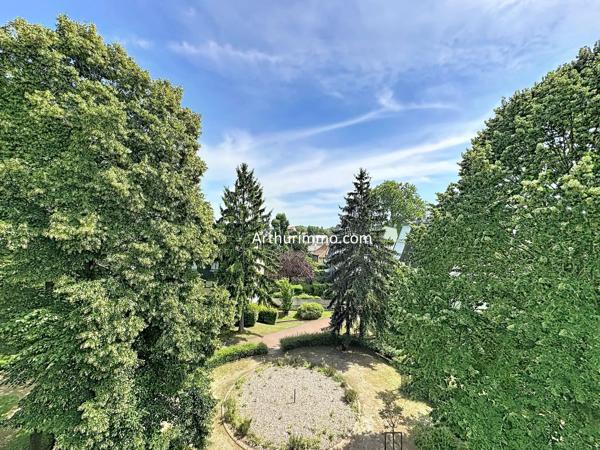 Vente                                                      Appartement
                        
                     2 pièces                      64 m2                     à Créteil