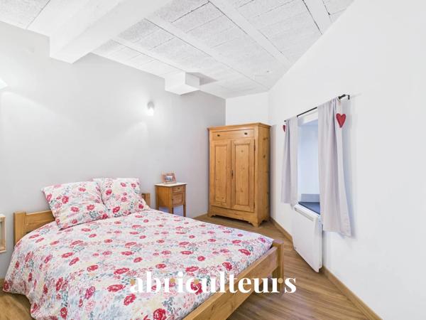 Propriété de caractère rénové et dans un environnement verdoyant en vente à Charvonnex Annecy (74370)