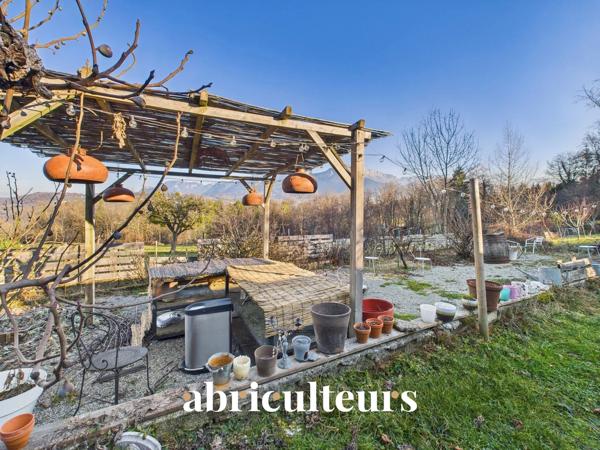 Propriété de caractère rénové et dans un environnement verdoyant en vente à Charvonnex Annecy (74370)