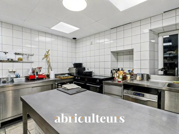Propriété de caractère rénové et dans un environnement verdoyant en vente à Charvonnex Annecy (74370)