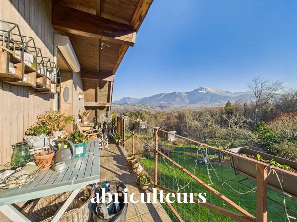 Propriété de caractère rénové et dans un environnement verdoyant en vente à Charvonnex Annecy (74370)