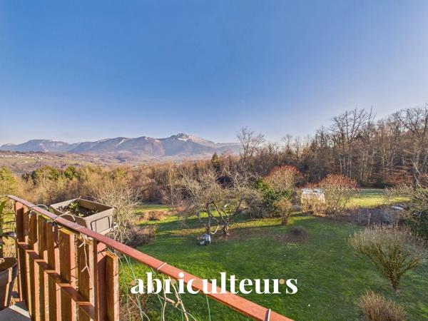 Propriété de caractère rénové et dans un environnement verdoyant en vente à Charvonnex Annecy (74370)