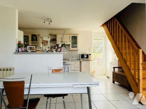 A vendre dans la commune de Lolif sur l'axe Avranches - Sartilly, une maison individuelle à usa...