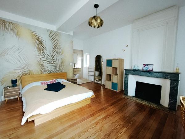 Maison de charme de 250 m² avec piscine sur 4000 m² de terrain – Un cadre de vie privilégié à Coutras (33230)