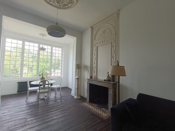 Maison de charme de 250 m² avec piscine sur 4000 m² de terrain – Un cadre de vie privilégié à Coutras (33230)