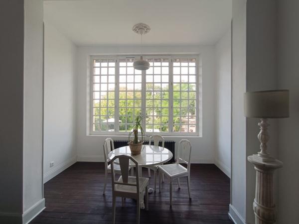 Maison de charme de 250 m² avec piscine sur 4000 m² de terrain – Un cadre de vie privilégié à Coutras (33230)