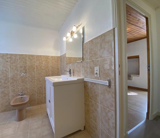 Charmante maison en pierre avec terrasse couverte