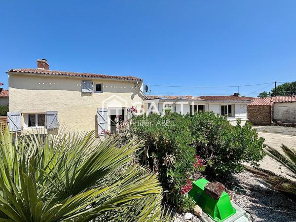 Maison en pierre - 105m2 - 2 chambres et 1 bureau