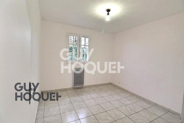 Maison de plain-pied avec grand terrain