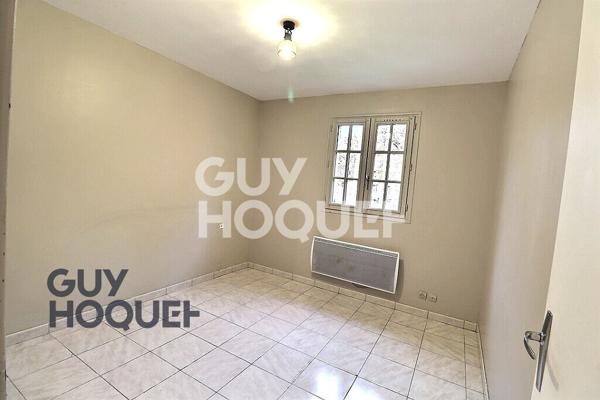 Maison de plain-pied avec grand terrain