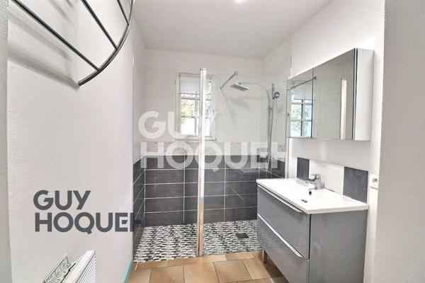 Maison de plain-pied avec grand terrain