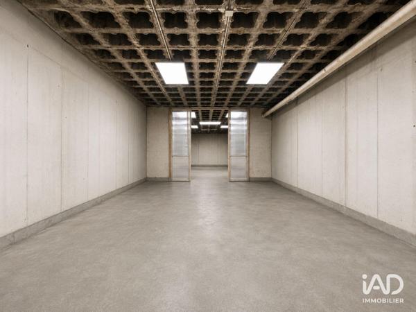 Location local d’activité 159 m² Paris 20