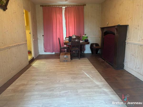 Ensemble immobilier à Ambrières-les-Vallées