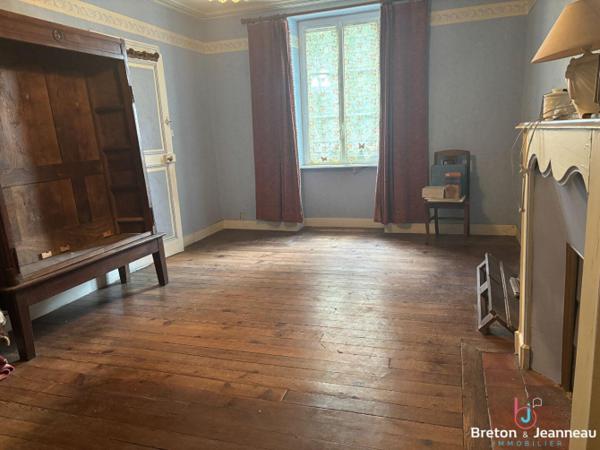 Ensemble immobilier à Ambrières-les-Vallées