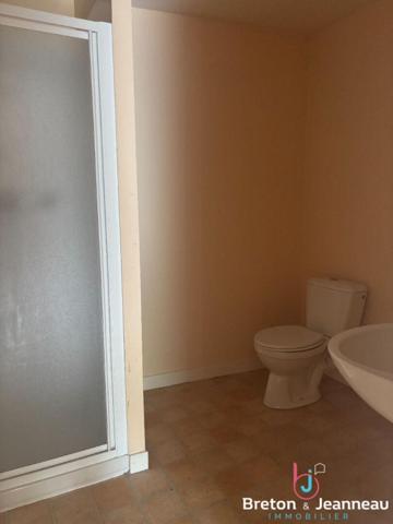 Ensemble immobilier à Ambrières-les-Vallées