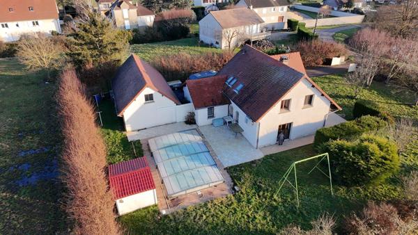 Maison familiale avec piscine à 10 min Chalon
