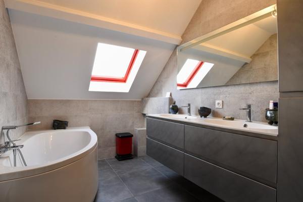 Maison familiale avec piscine à 10 min Chalon