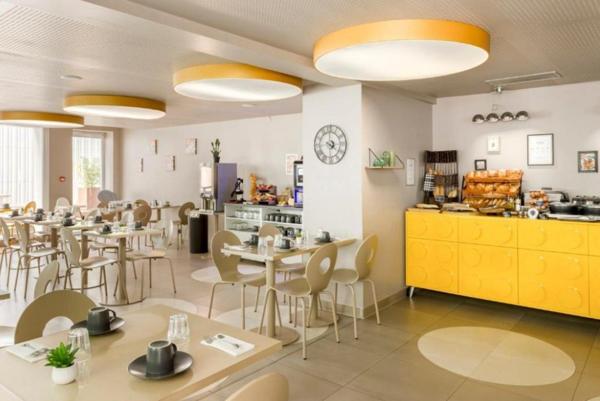 INVESTISSEMENT LOCATIF – VELIZY-VILLACOUBLAY – Résidence Affaires Appart'City Collection Paris Vélizy – 6% de rentabilité