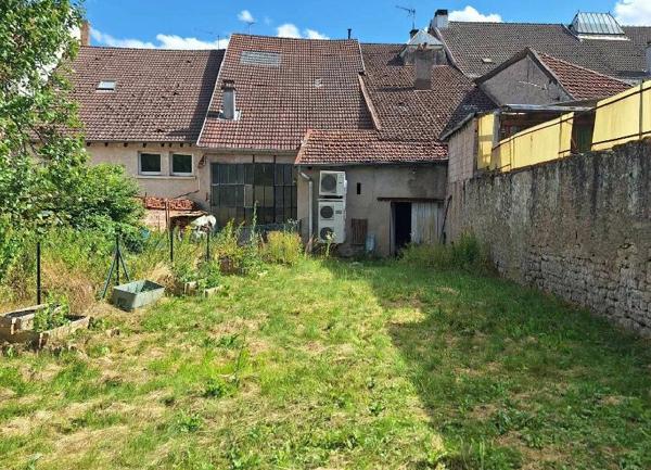 Maison à vendre    3 pièces •  Senones