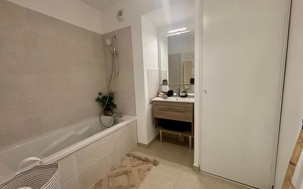 Appartement à vendre    3 pièces • 62,80 m2 Rodilhan