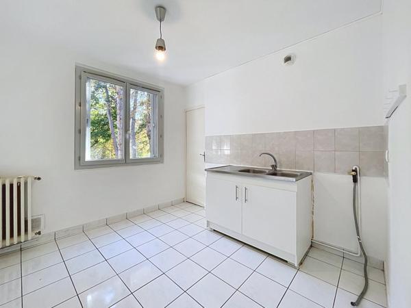 T2 NON MEUBLE – 59 m2 – GARAGE – 69009 LYON