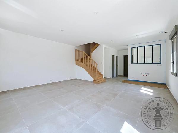 Vente                                                      Maison
                        
                     6 pièces                      106 m2                     à Dourdan