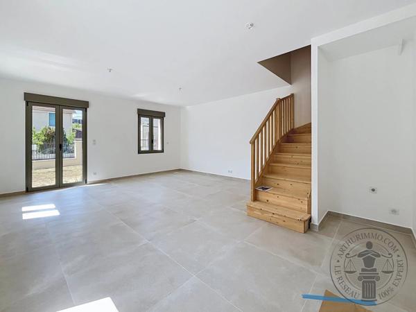 Vente                                                      Maison
                        
                     6 pièces                      106 m2                     à Dourdan